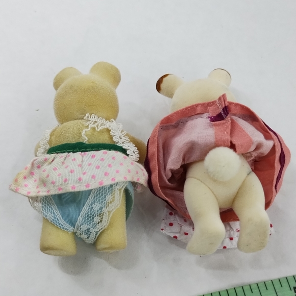 Sylvanian Calico Critters Hopscotch Rabbit Family Mother and Mouse Friend - Picture 4 of 8